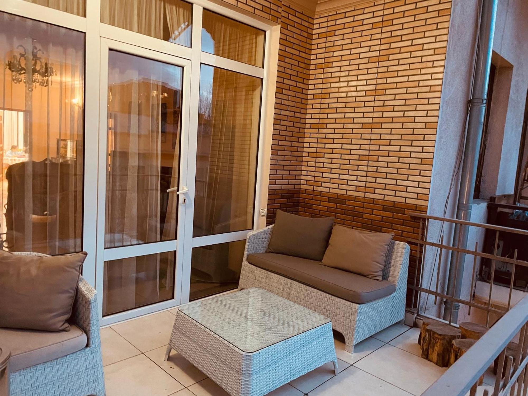 Bright And Modern 4Br Apartment - Center Of Erivan Exterior foto